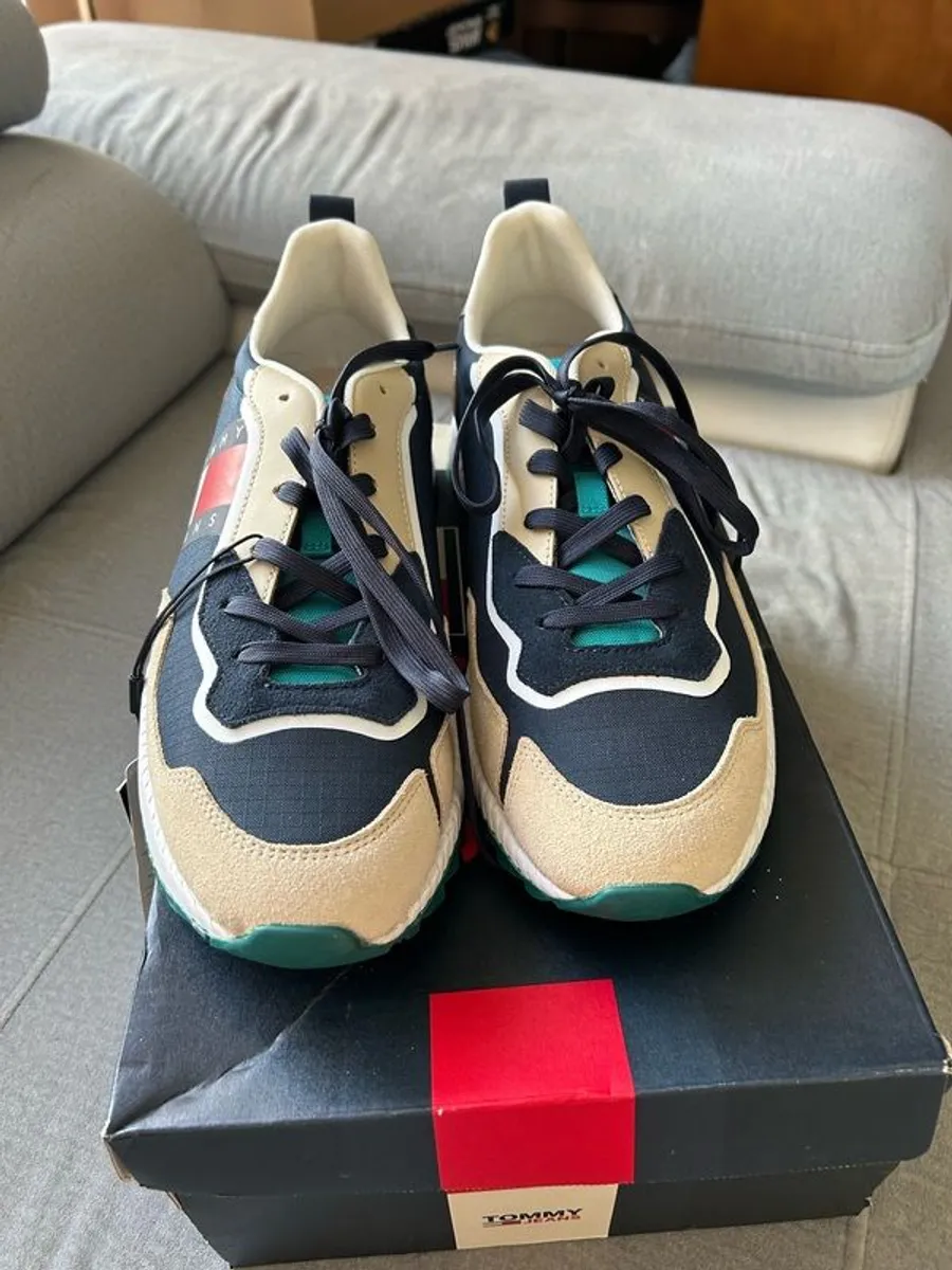Tommy  jeans runners , brand new in the box - Image 1