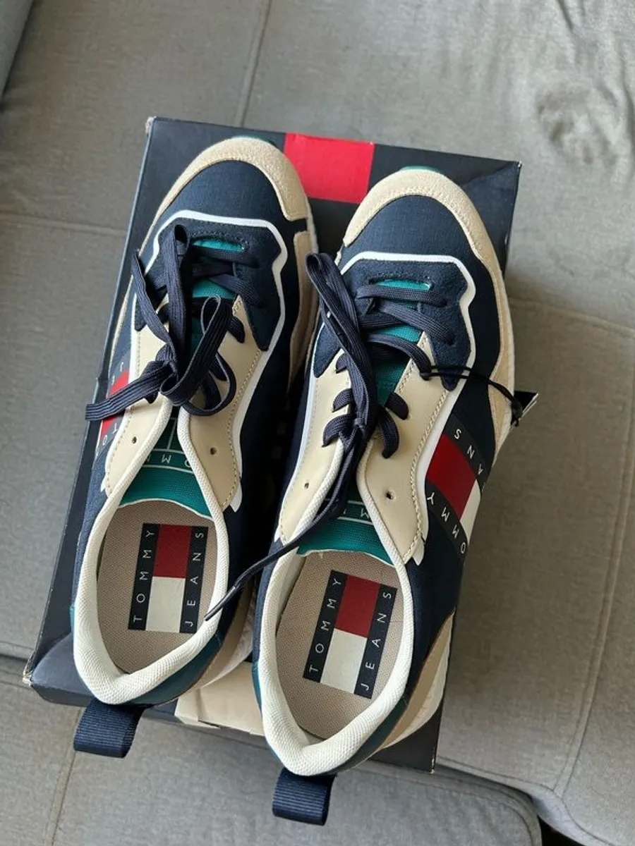 Tommy  jeans runners , brand new in the box - Image 2