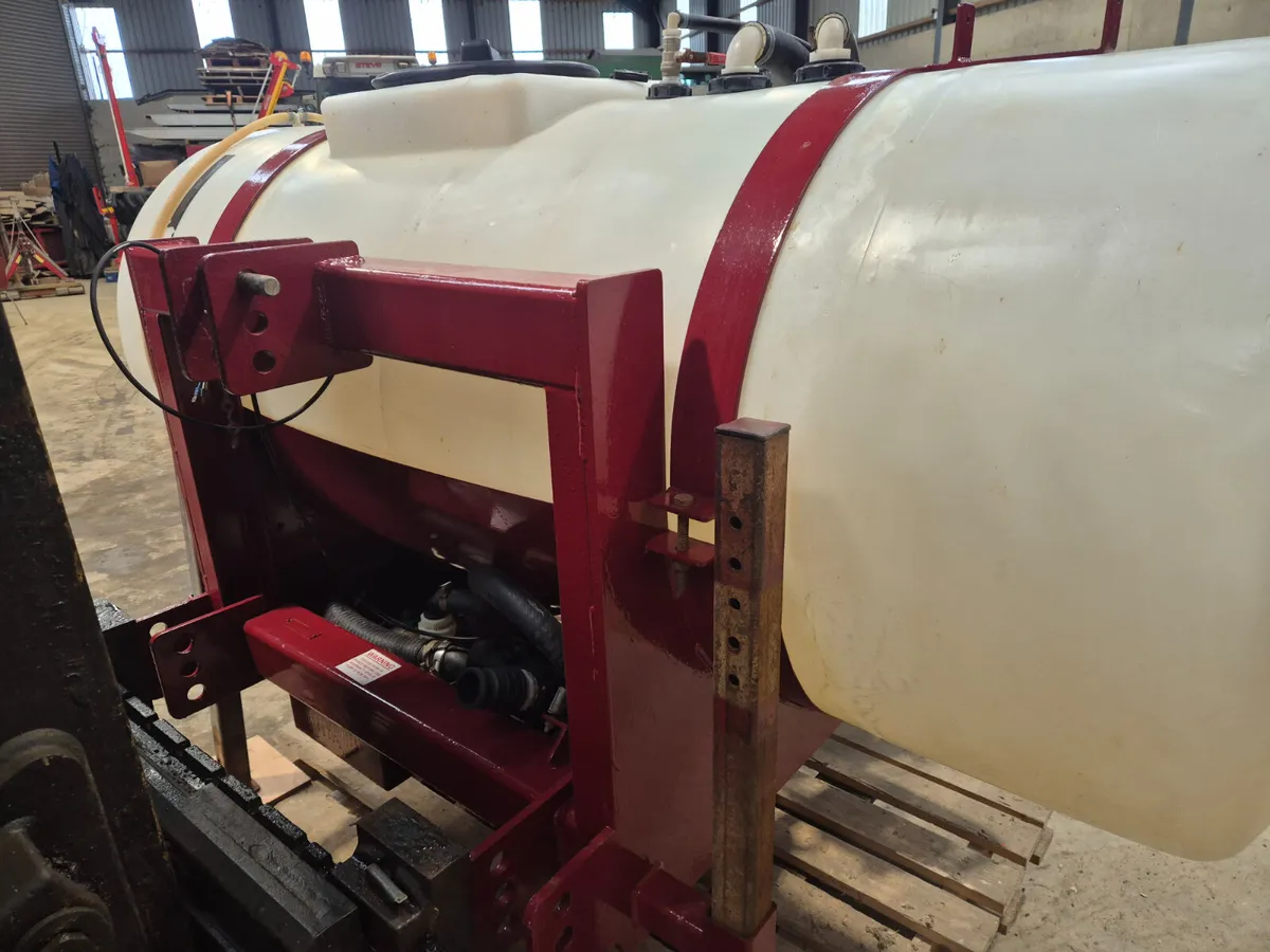 Team Sprayers front tank.   1000l - Image 3