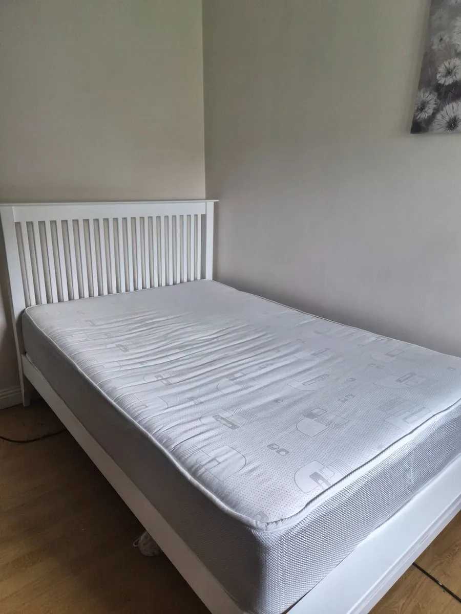 4ft bed with mattress - Image 3