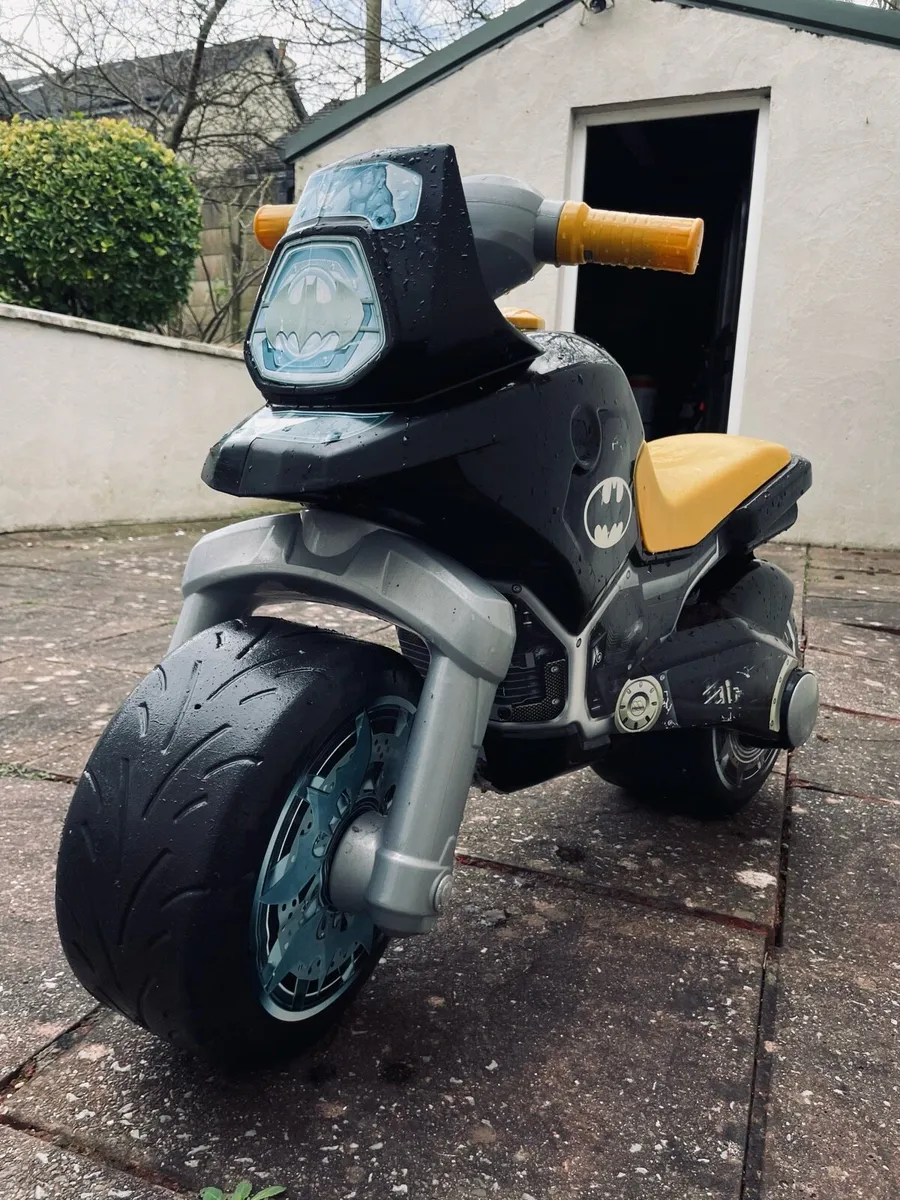 Batman Motetcycle - Image 2