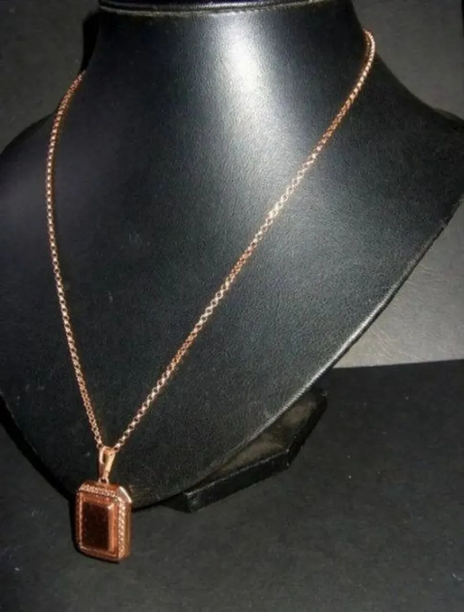 Vintage Dian Malouf Rose Gold Locket & Chain - Image 2