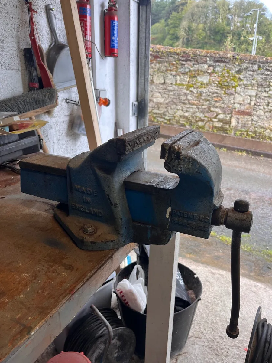 Irwin Record No. 6 bench vice - Image 1