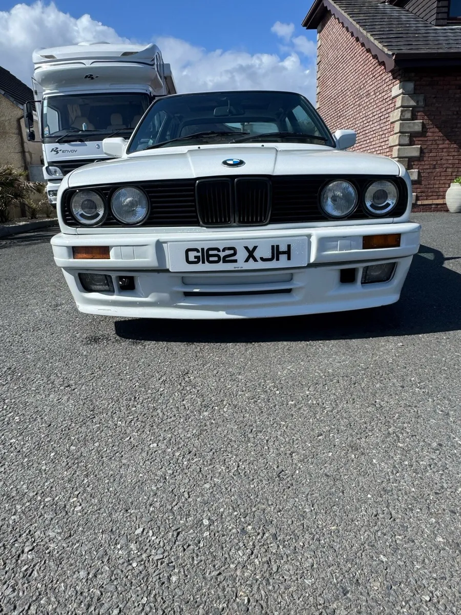 1989 BMW 325i - Image 2