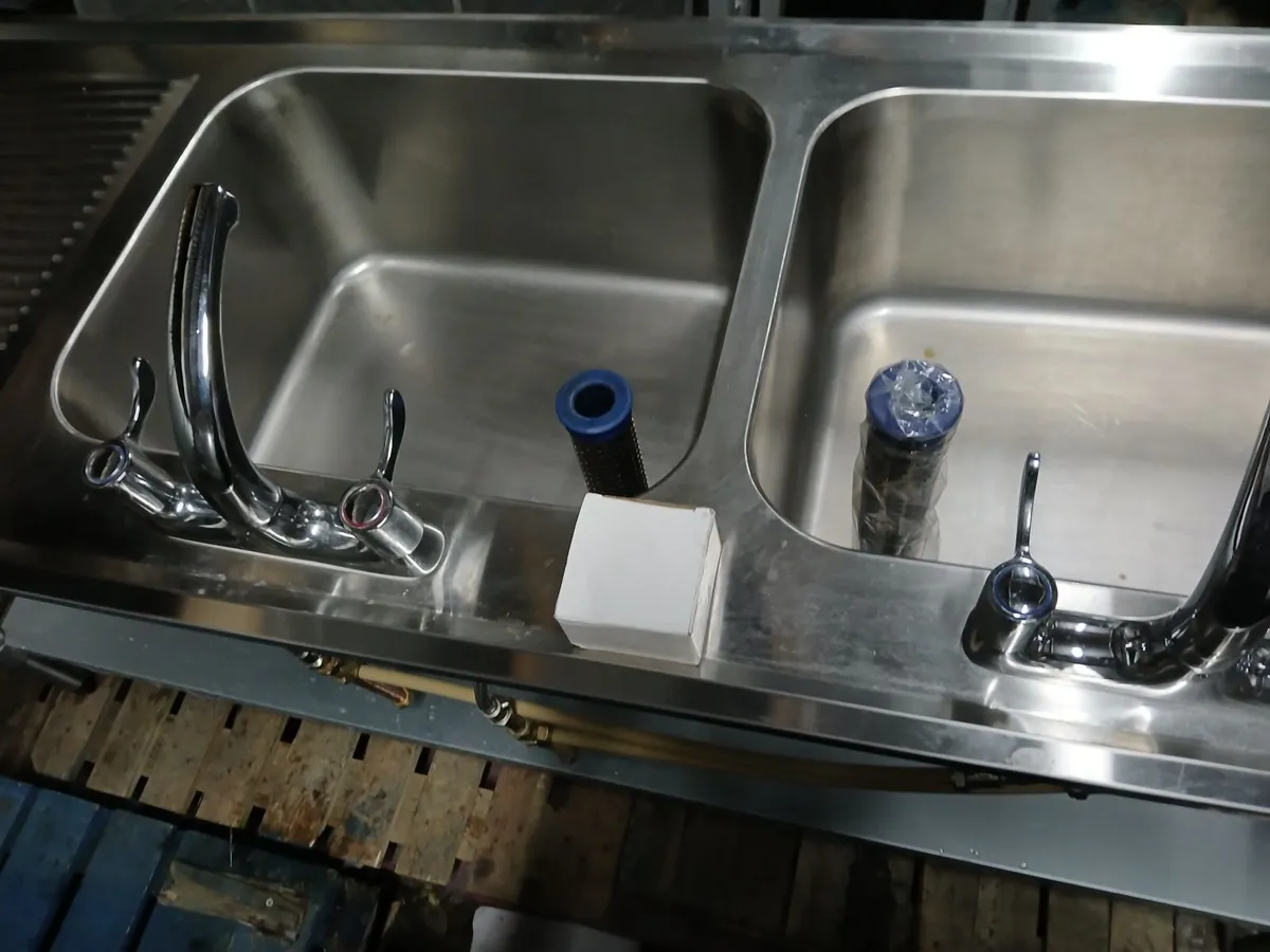 Stainless steel cabbinet double sink unit complete - Image 1