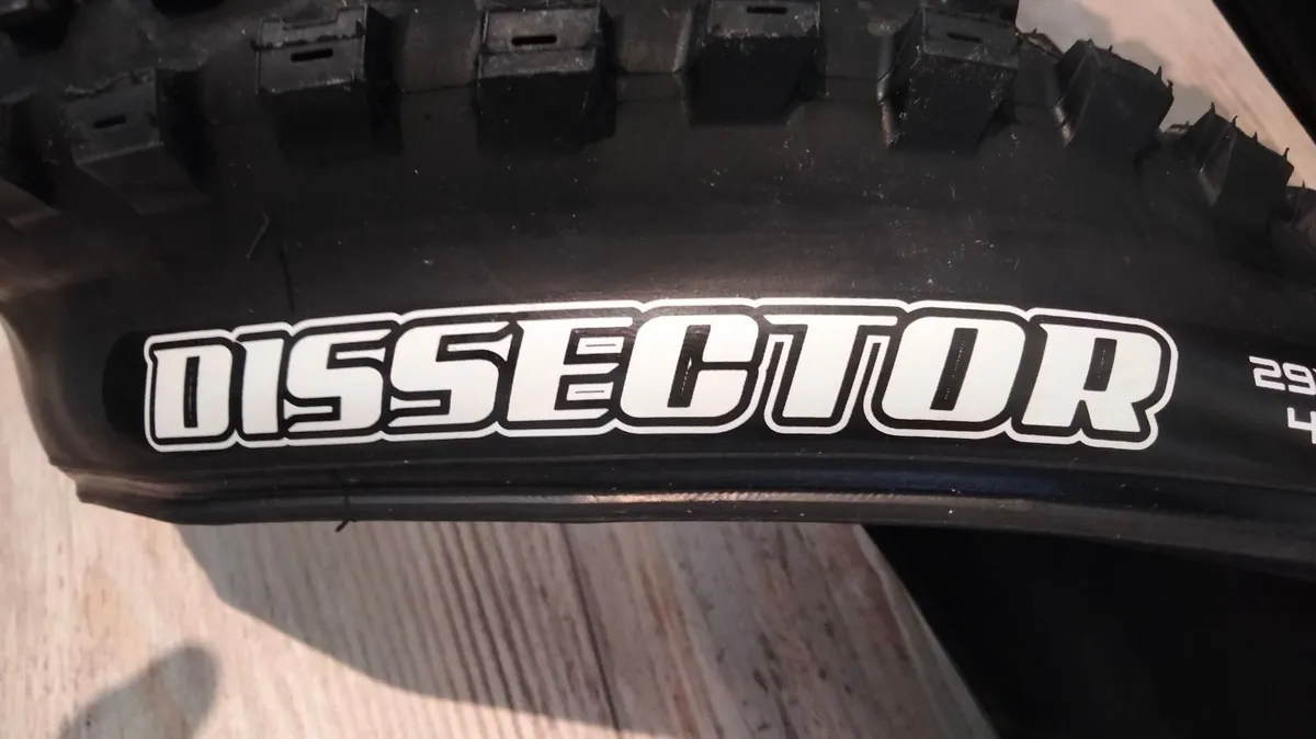Maxxis Dissector 29" x 2.6 MTB tyres (pair) - Image 4