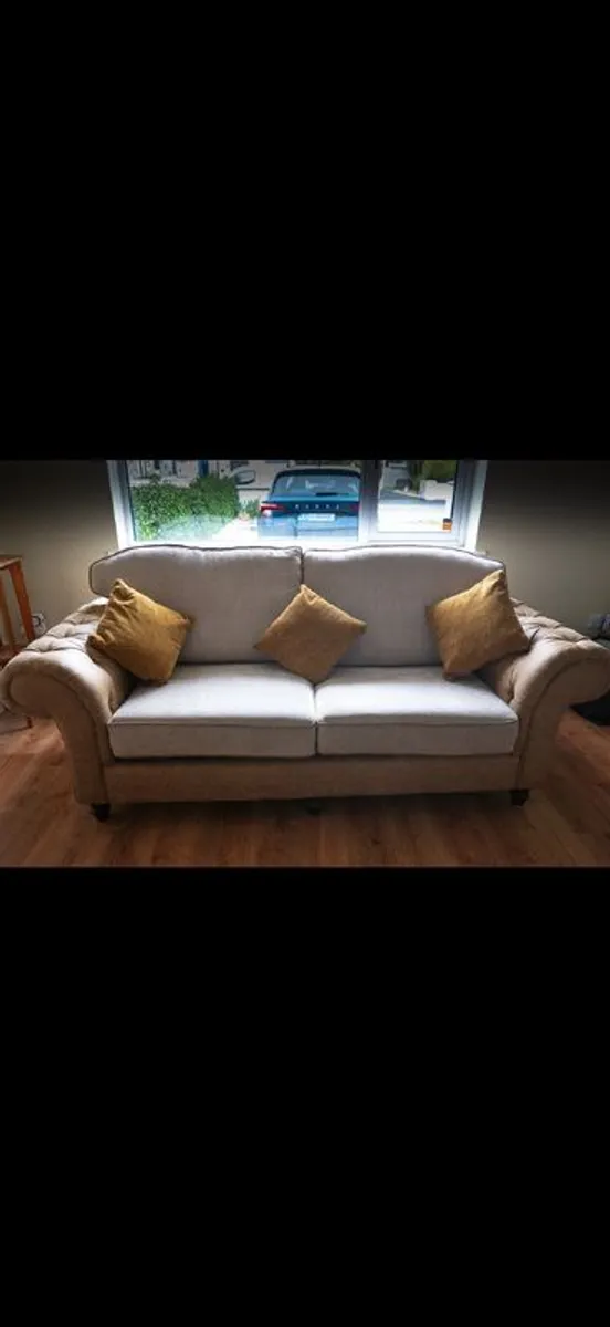 3 seater s - Image 1