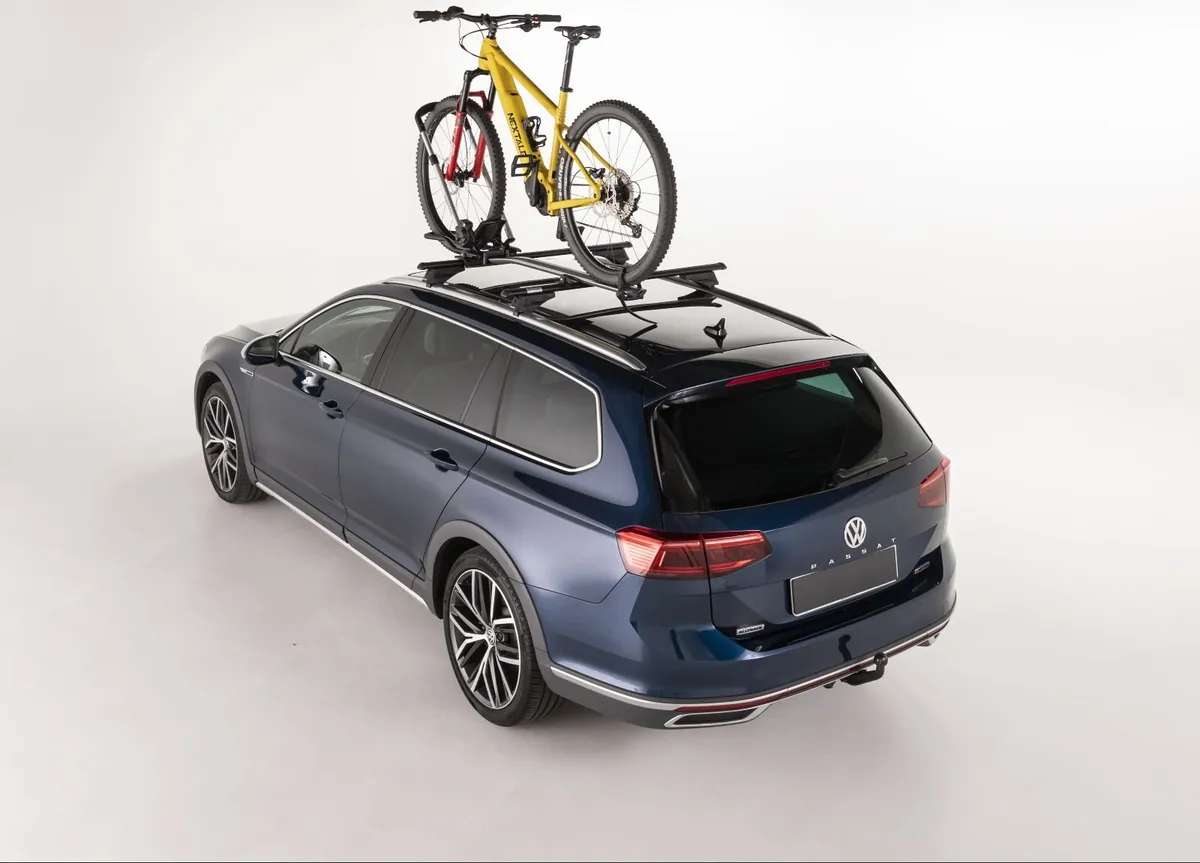 🚴‍♂️ Menabo Chrono Roof Bike Rack - Image 1
