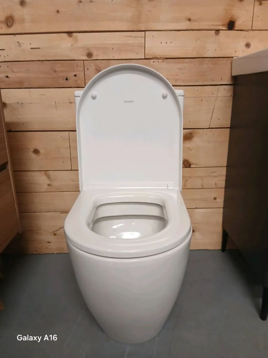 Toilet - Image 3
