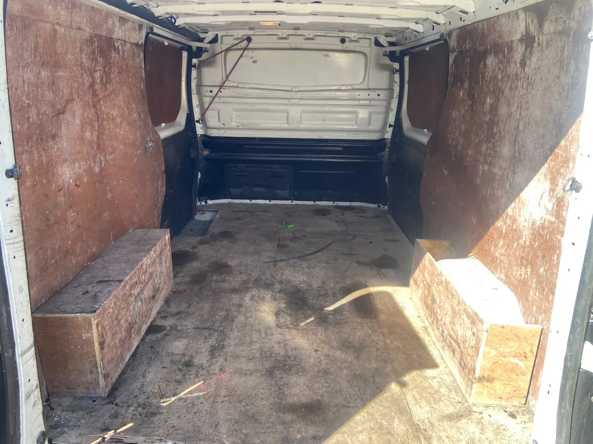 Nissan NV300 2019 Lwb twin Sliding doors - Image 3