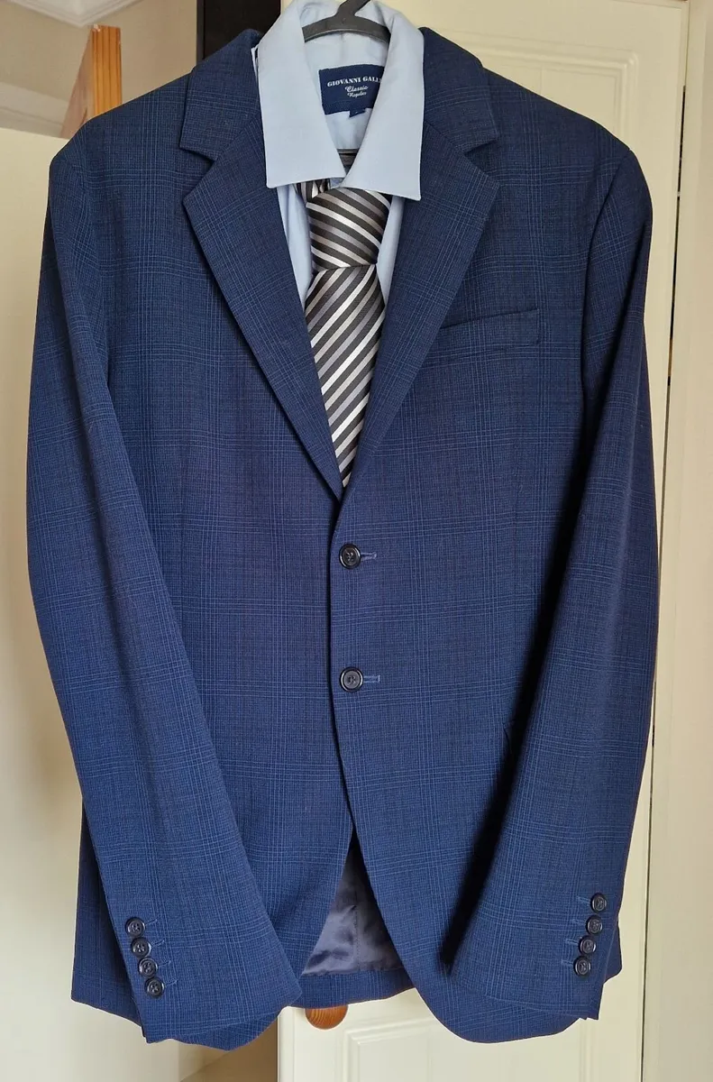 Mans 2 piece suit - Image 1