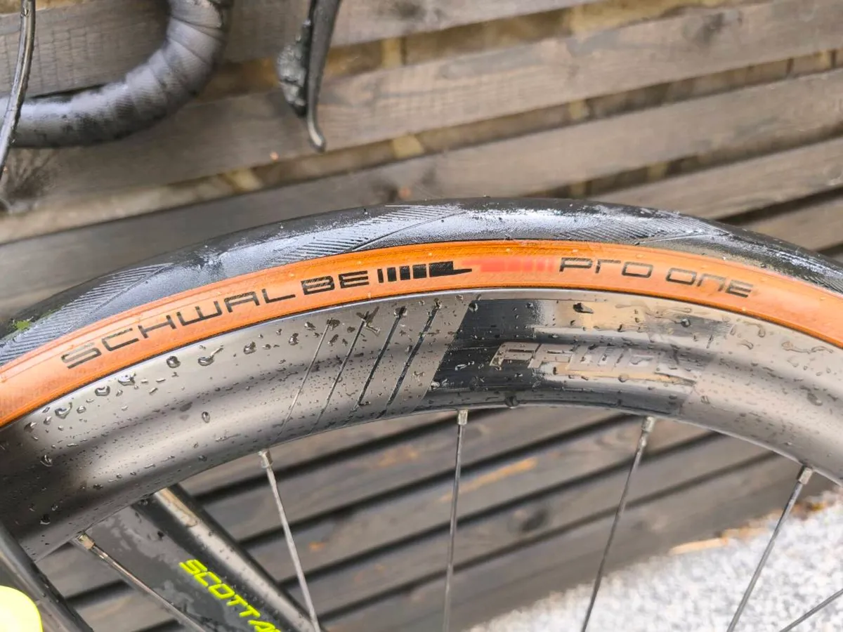 Scott foil disc break road bike - Image 4