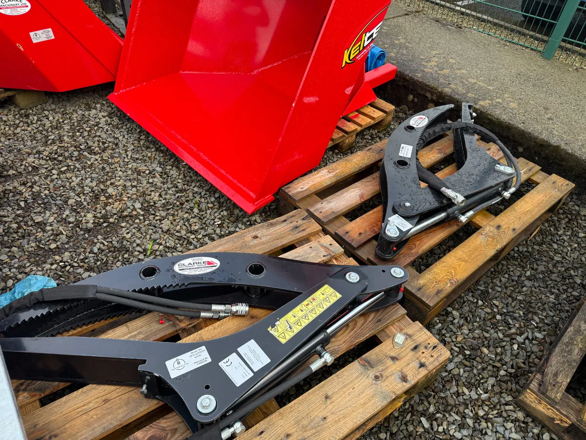 Pallet Forks & Log Grapples - Image 2