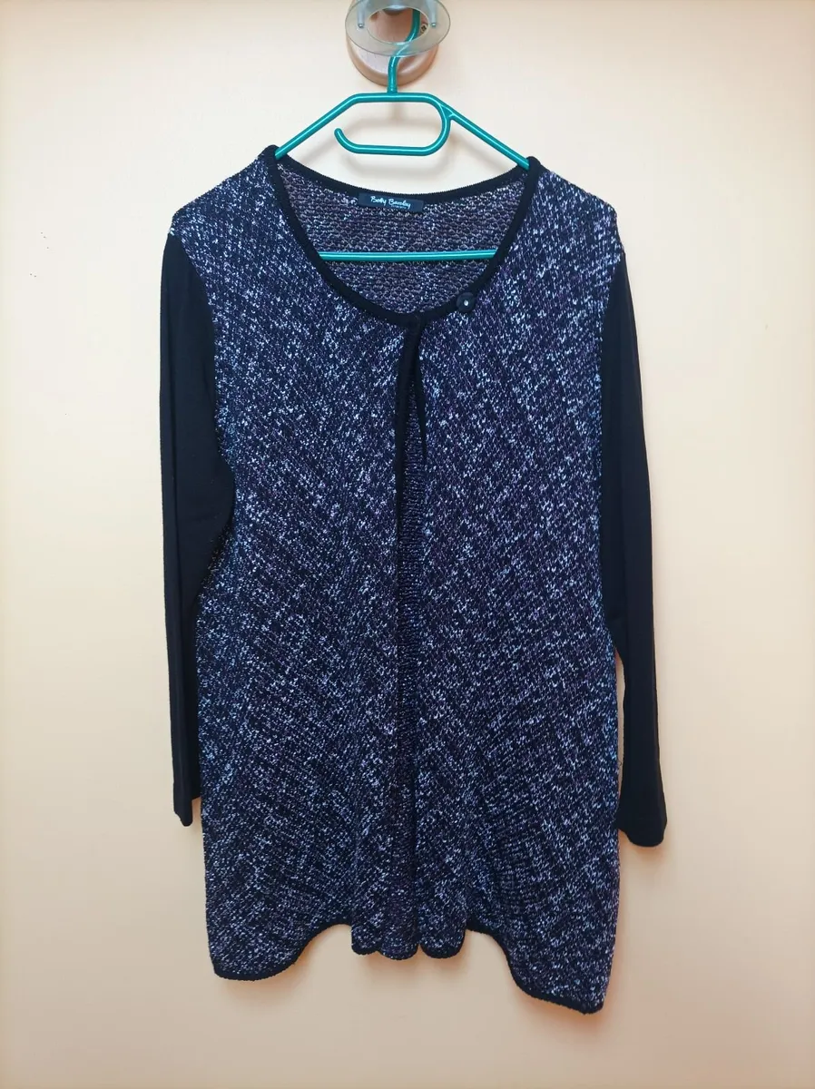 Womens clothes - Image 1