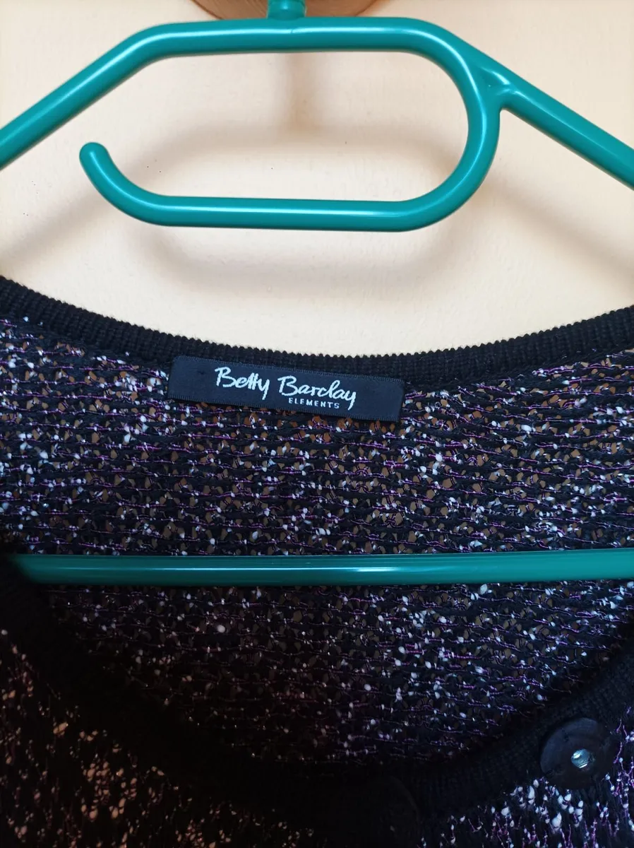 Womens clothes - Image 2