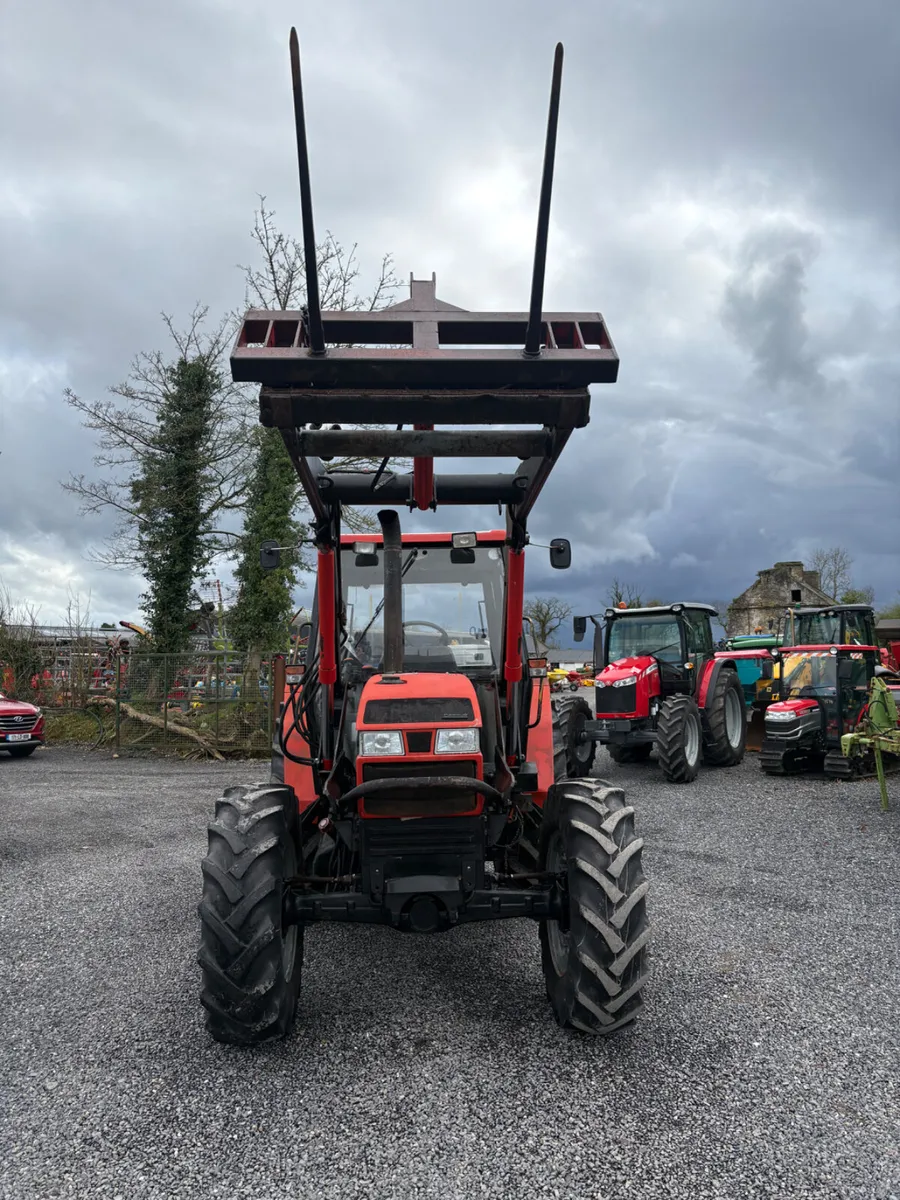 Case 4230 Tractor - Image 3