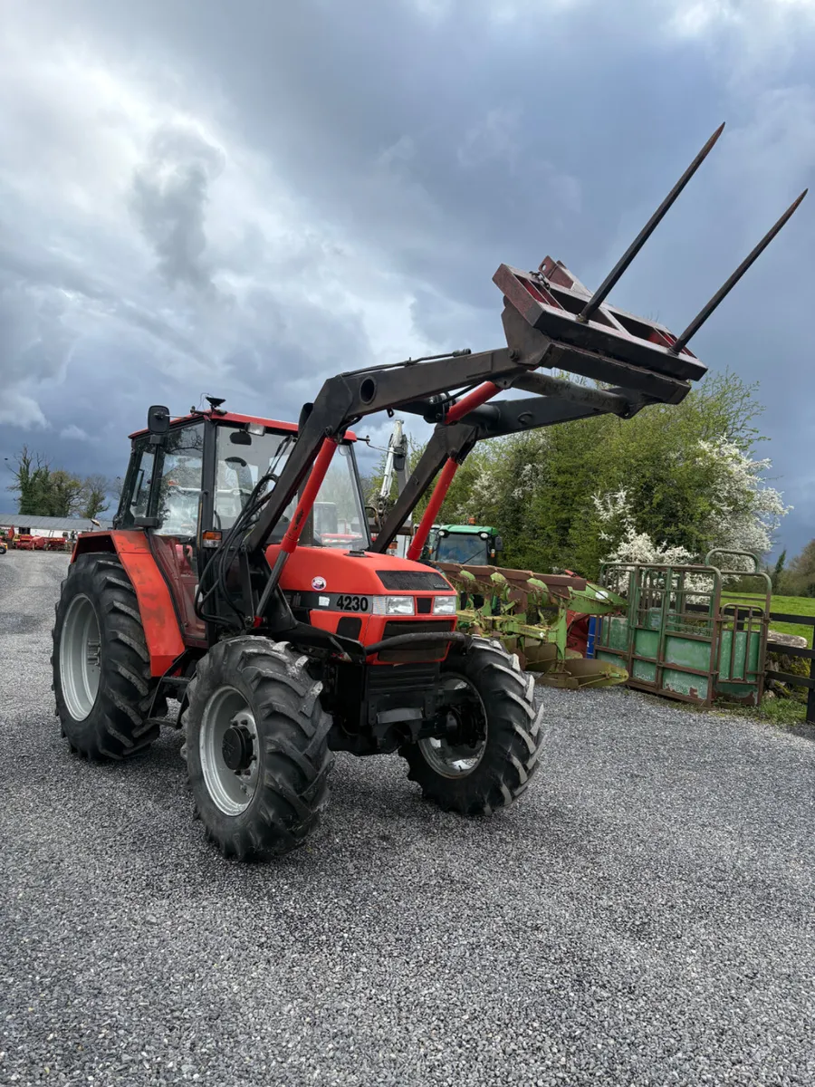 Case 4230 Tractor - Image 1