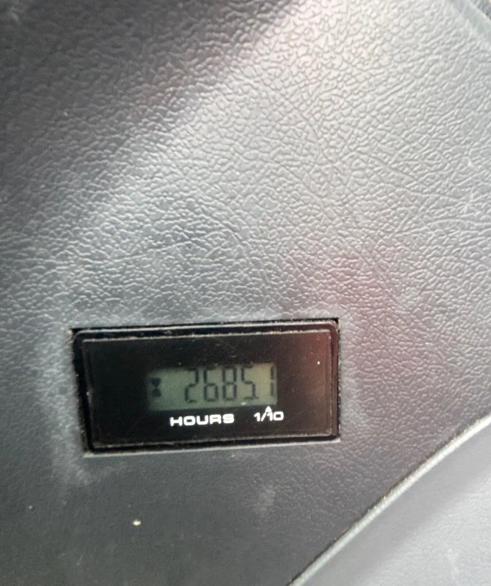 HYUNDAI HX85A - Image 2