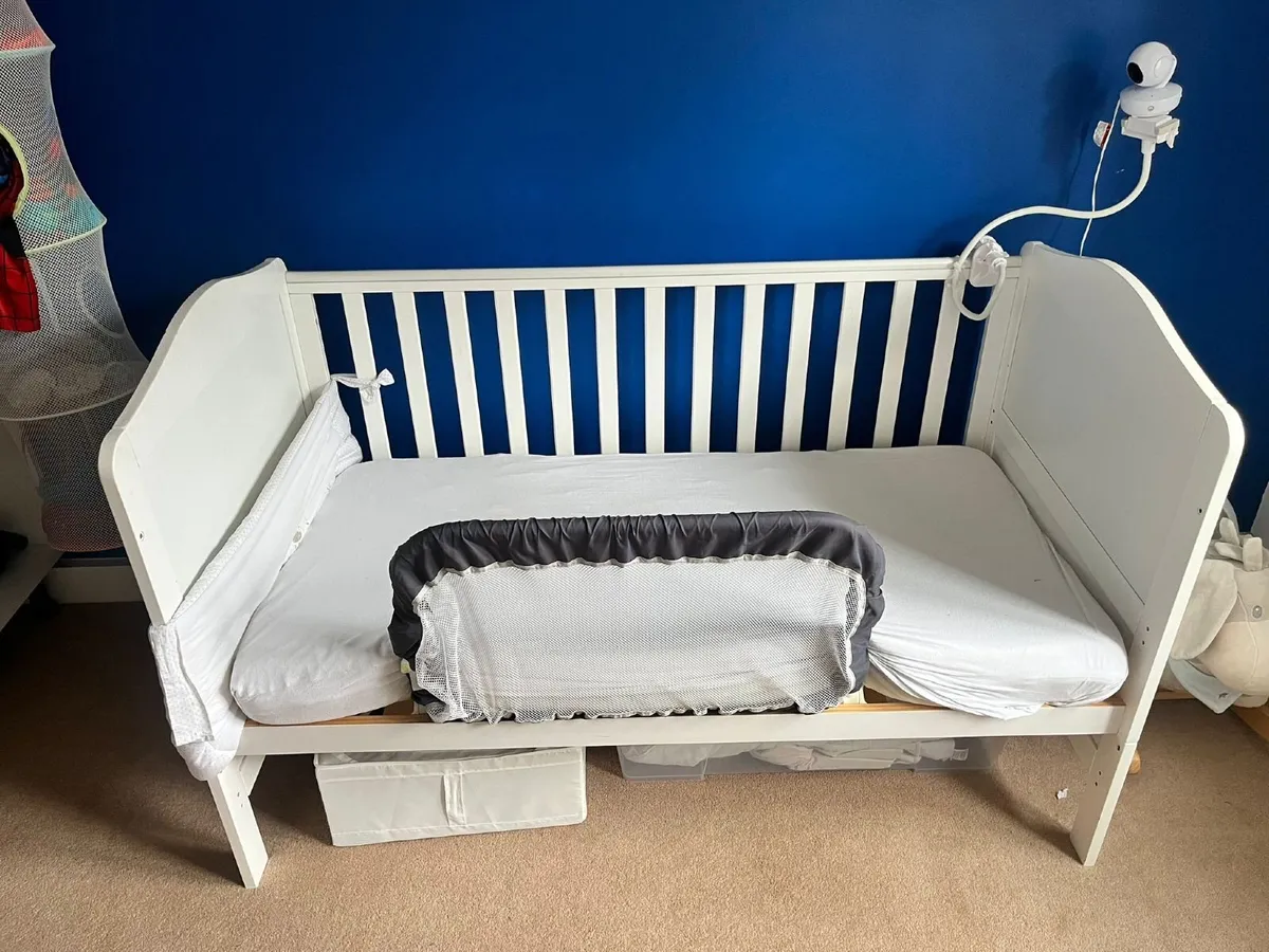 Cot bed - Image 1