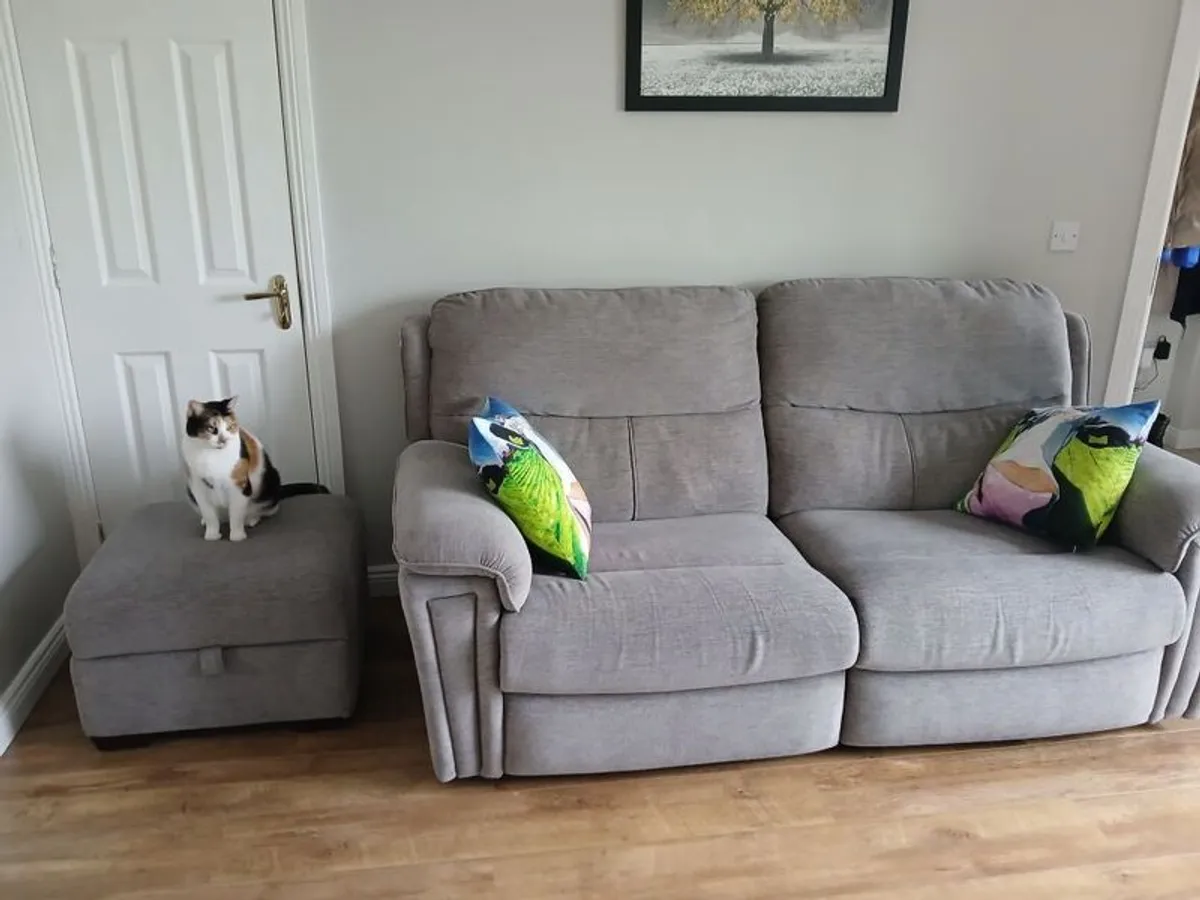 Recliner sofa set - Image 1