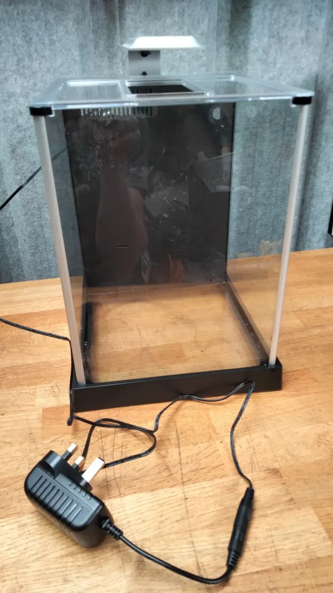 Fluval Spec 10 litre aquarium - Image 2