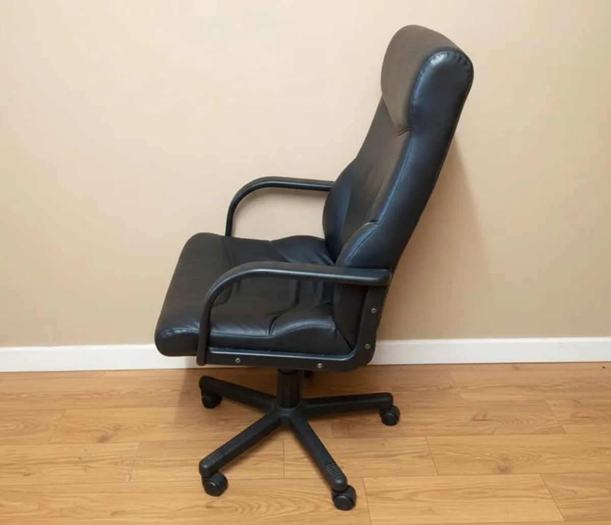 High Back Adjustable Leather Office Chair - Image 3