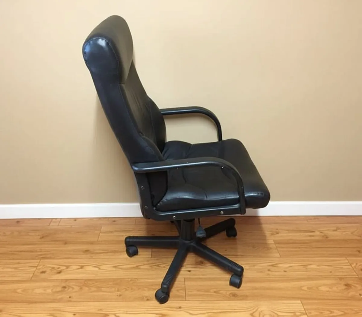 High Back Adjustable Leather Office Chair - Image 4