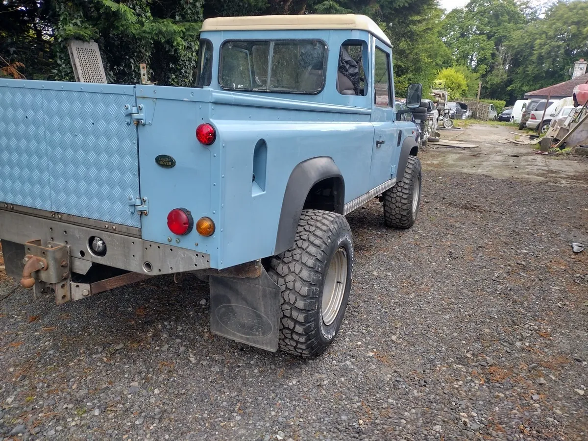 Land Rover Defender 2004 - Image 3