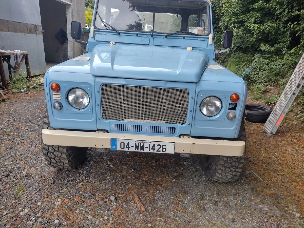 Land Rover Defender 2004 - Image 1