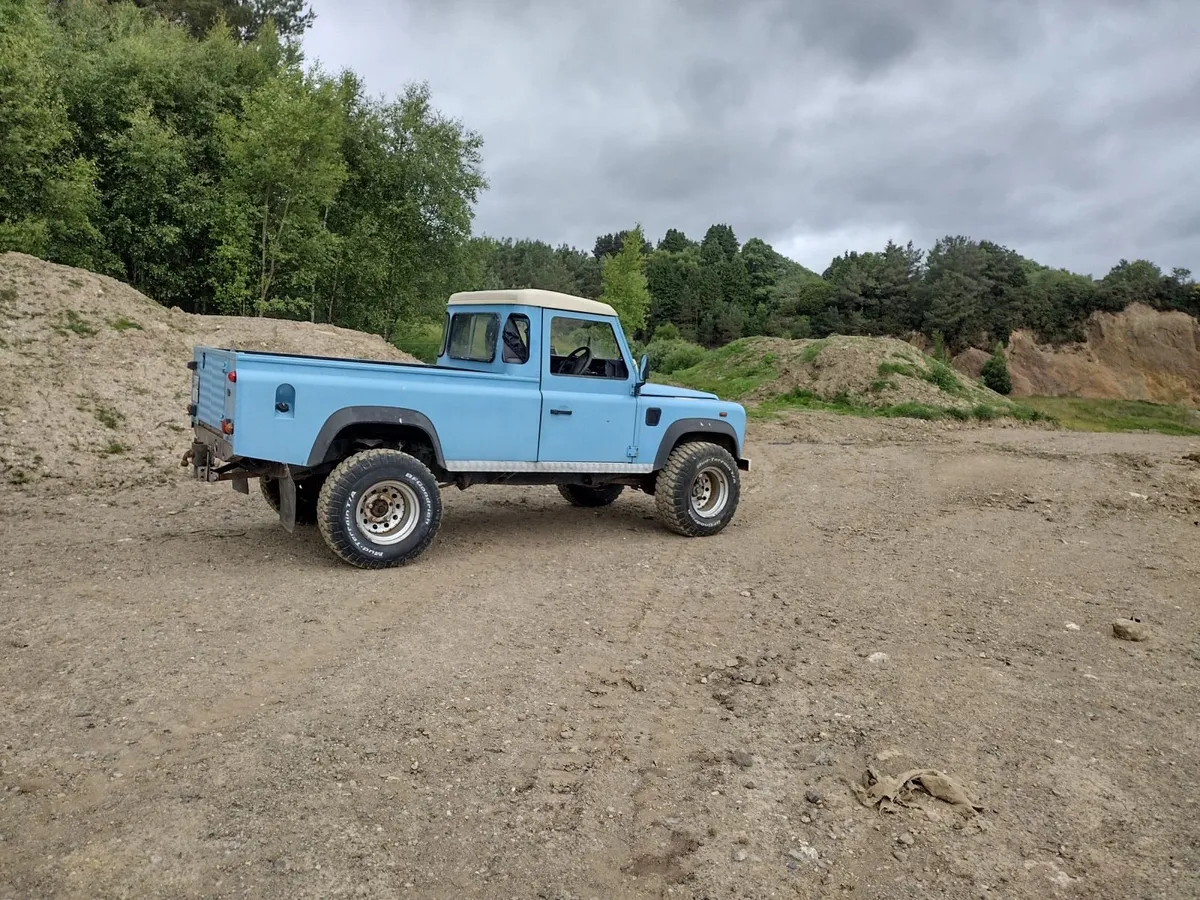 Land Rover Defender 2004 - Image 4