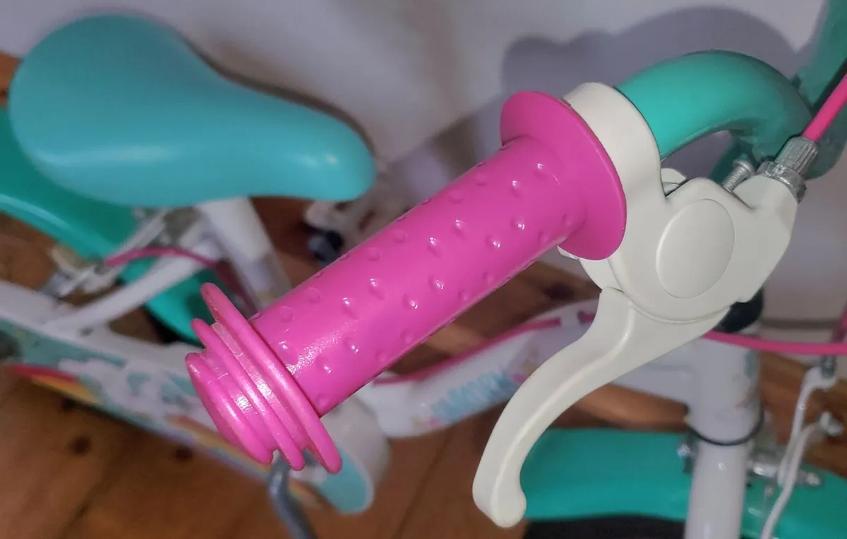 Childs bike Unicorn !4 inch wheels - Image 4