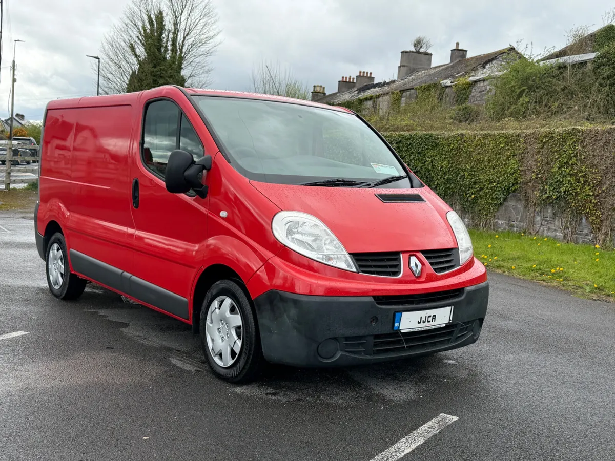 STUNNING 2010 RENAULT TRAFIC WITH A NEW DOE - Image 1