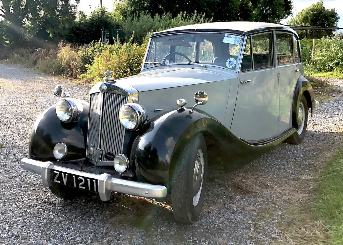 Triumph Renown 1952 - Image 1