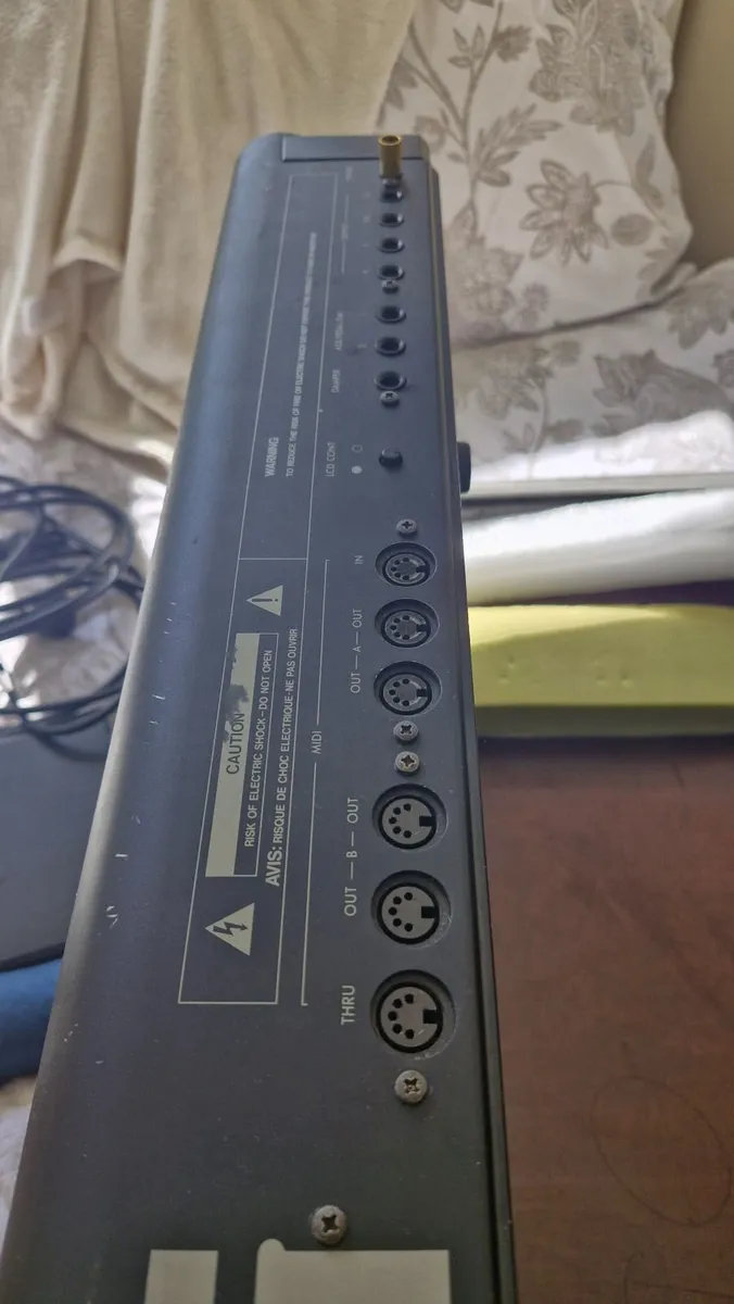 Korg T3 1989 Synthesiser - Image 3