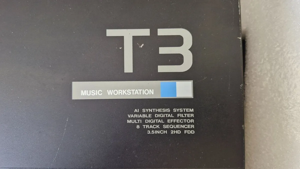 Korg T3 1989 Synthesiser - Image 1