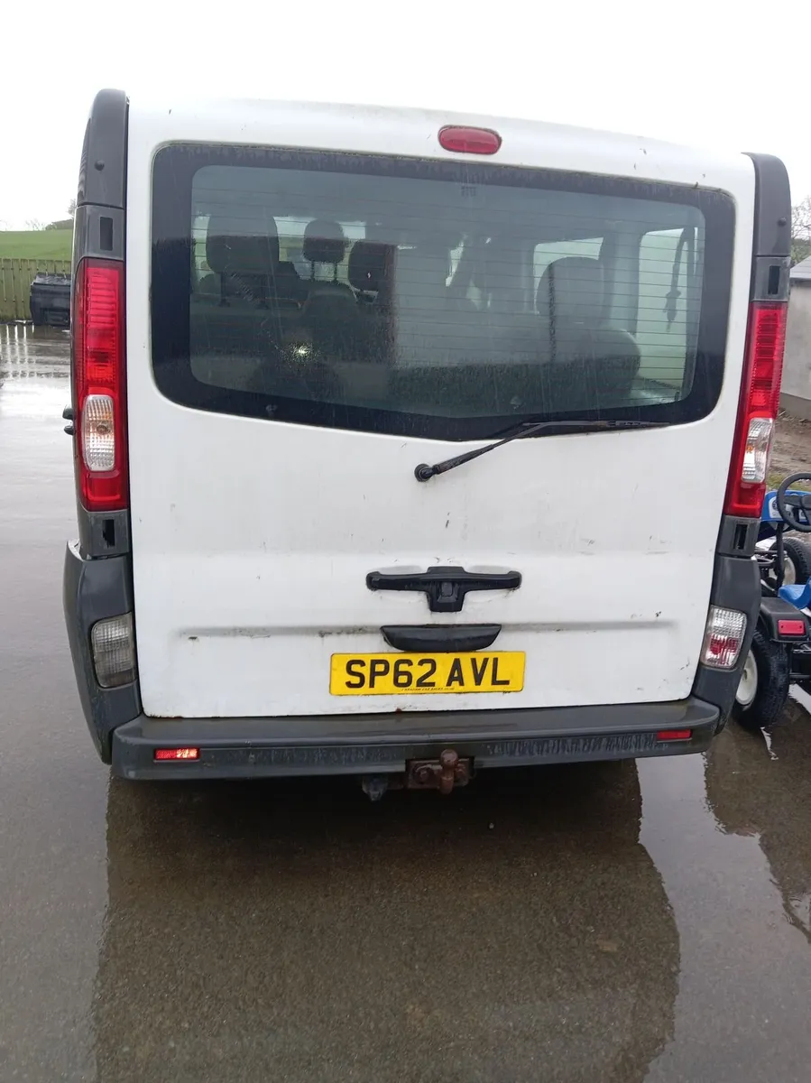 Vauxhall Vivaro 2012 9seater - Image 4