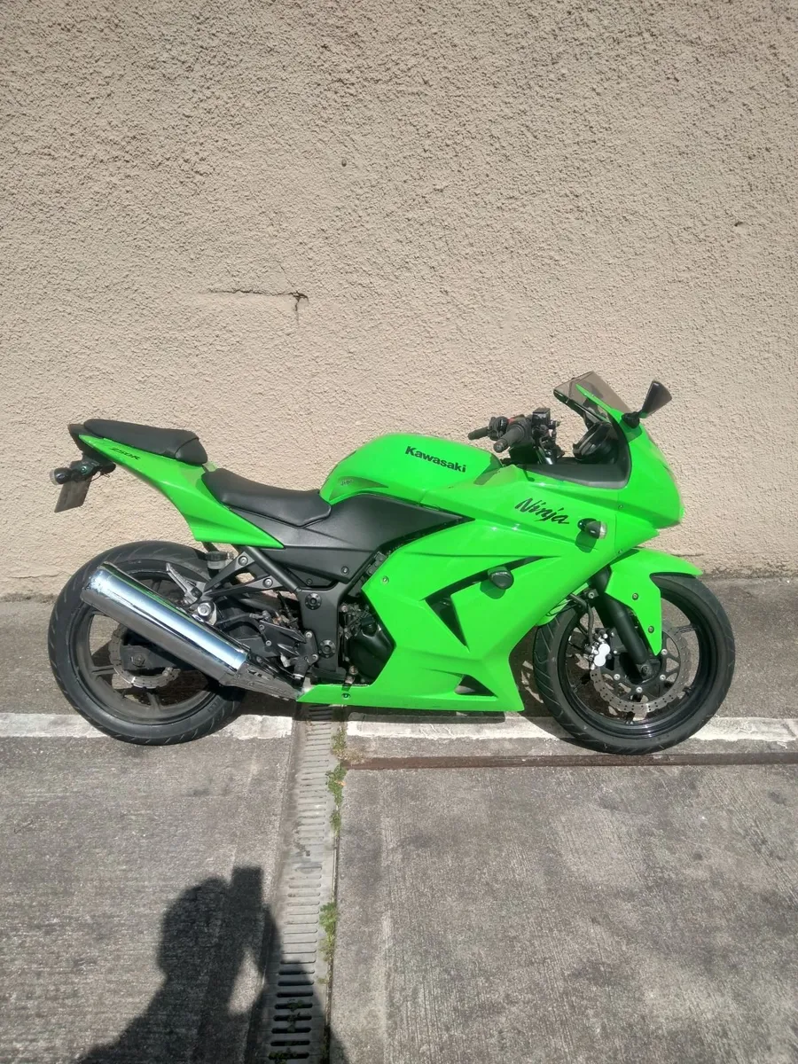 Kawasaki Ninja 250r - Image 1