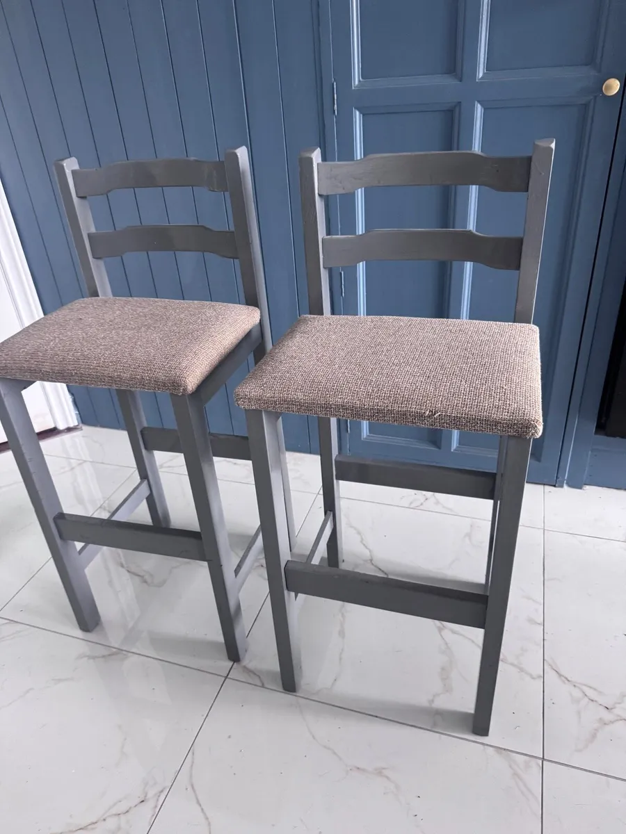 High back kitchen island chairs - Image 1