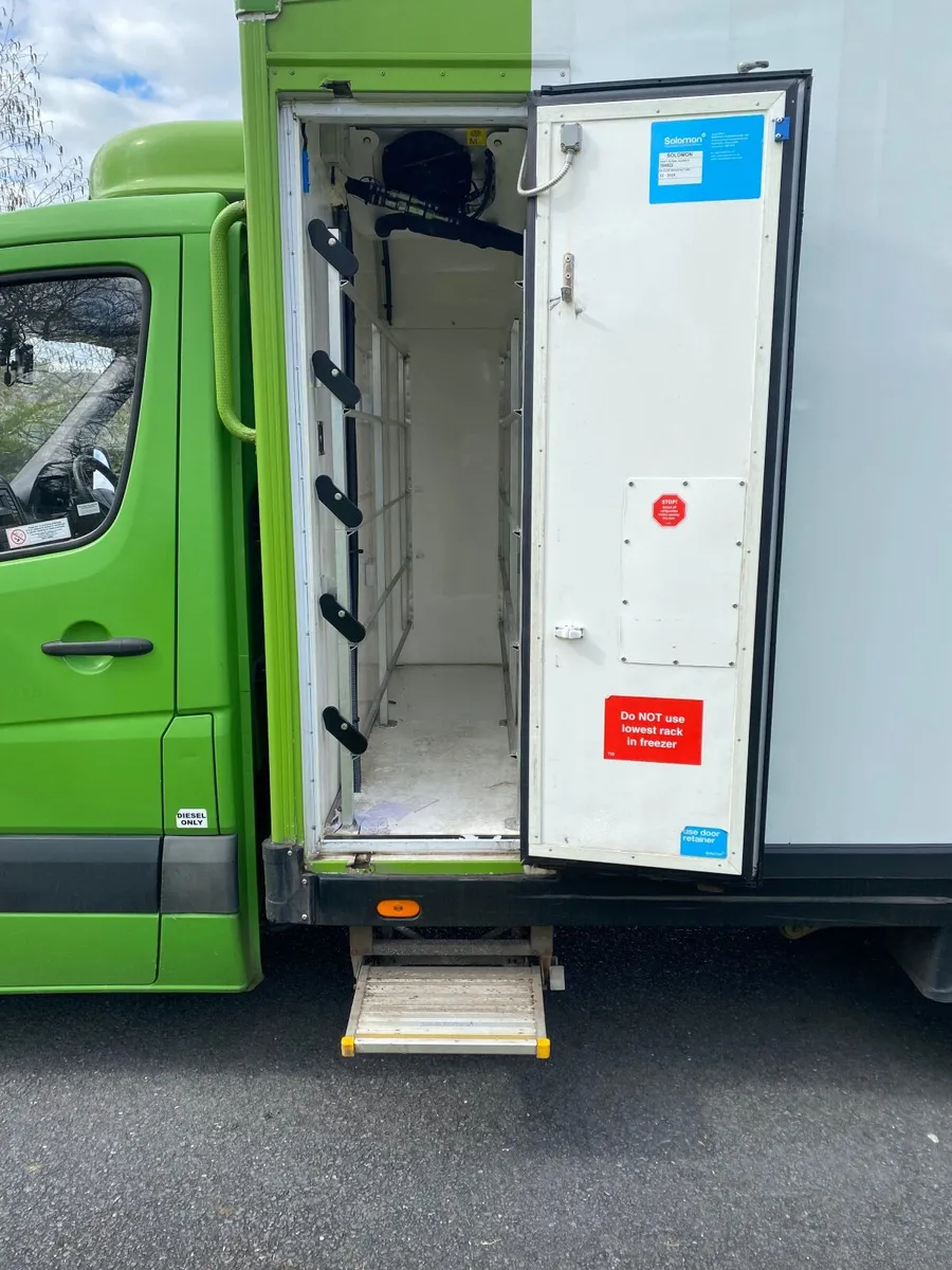 Mercedes-Benz Sprinter 2019 fridge - Image 4