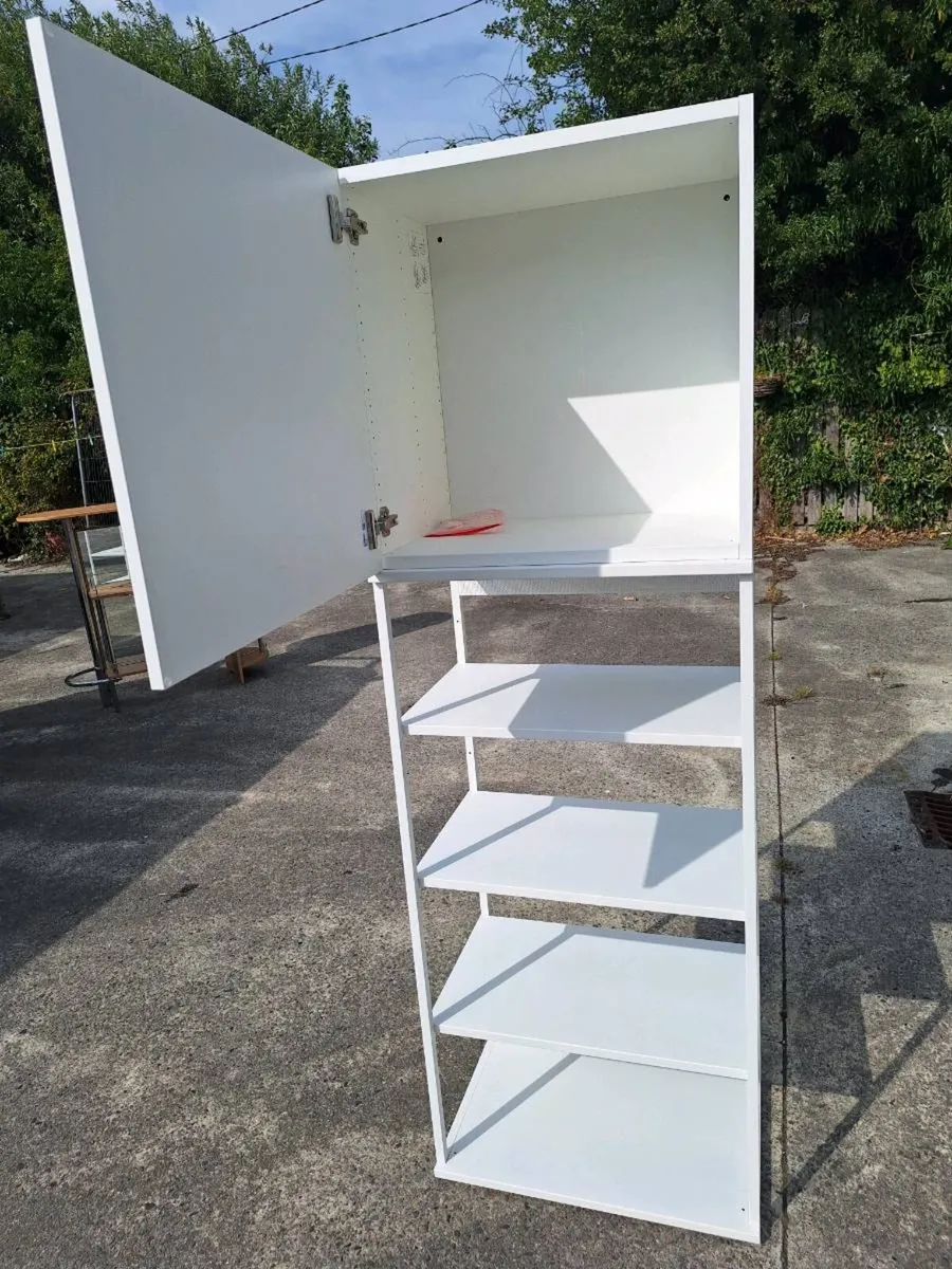 Lovely metal and wooden shelving unit - Image 2