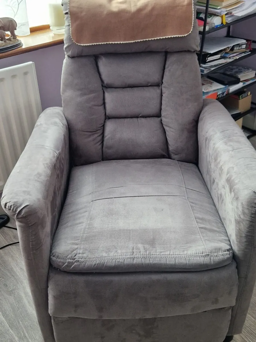 Recliner chair..gray