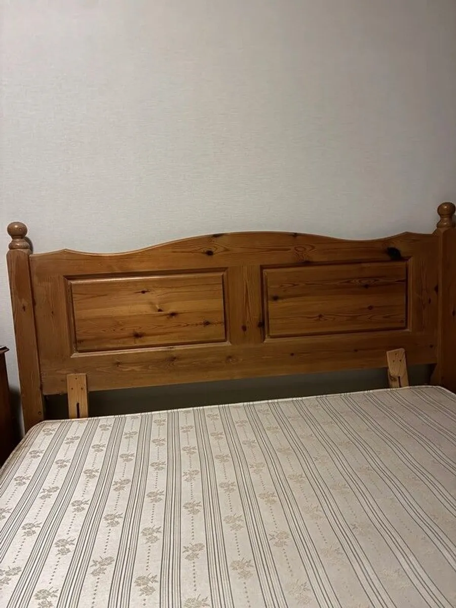 Bed frame - King size - Image 1