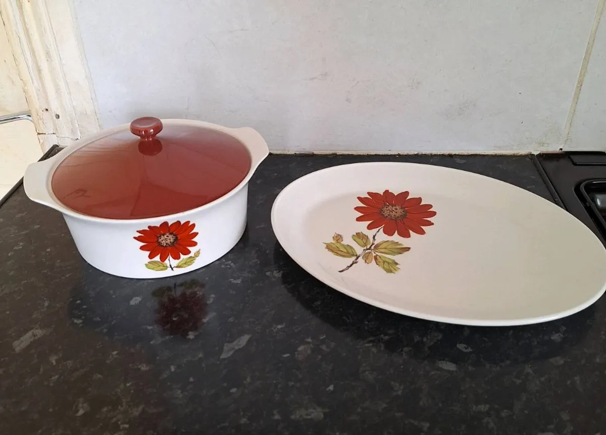 Vintage Johnson Bros casserole dish and oval plate - Image 1