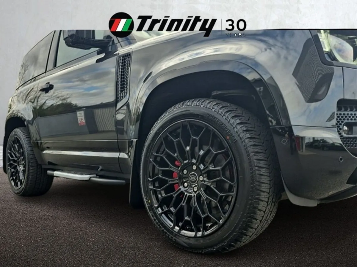 Land Rover Defender ** 90 ** BLACK EDITION ** 4WD - Image 3