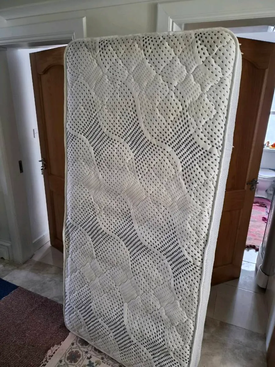 Single bed mattress - Image 1