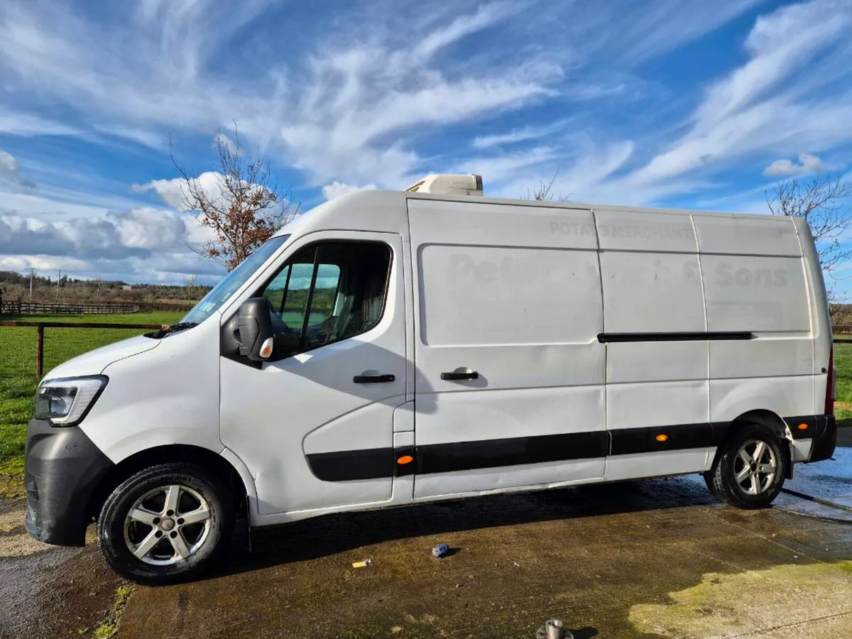 Renault Master LWB Fridge Van - Image 3