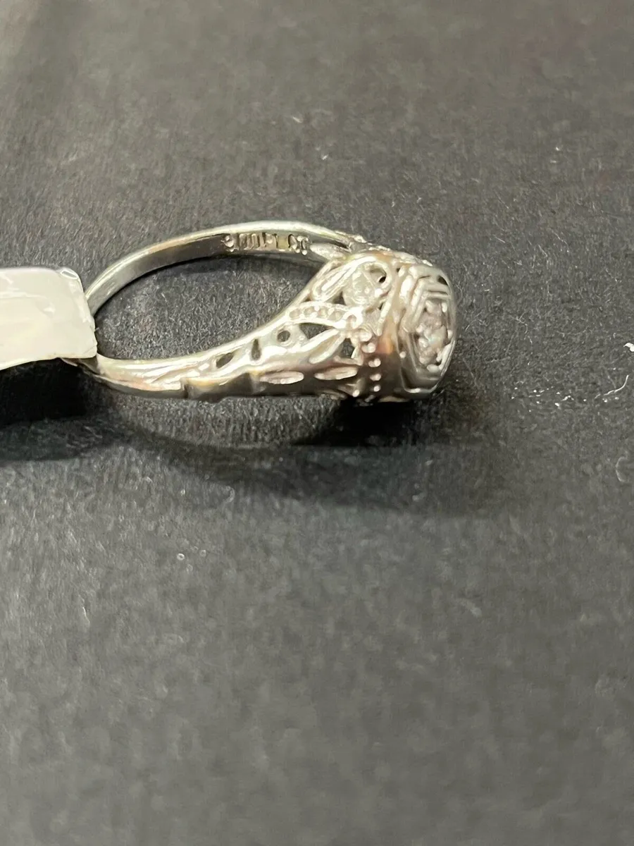Vintage platinum ring with diamond. - Image 3