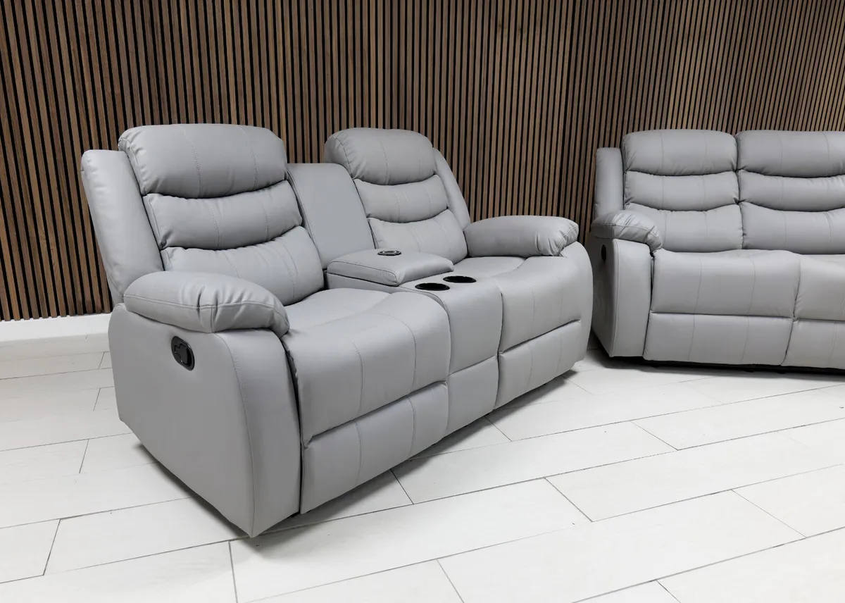 3+2 Light Grey Leather Wireless Charging Recliner - Image 3