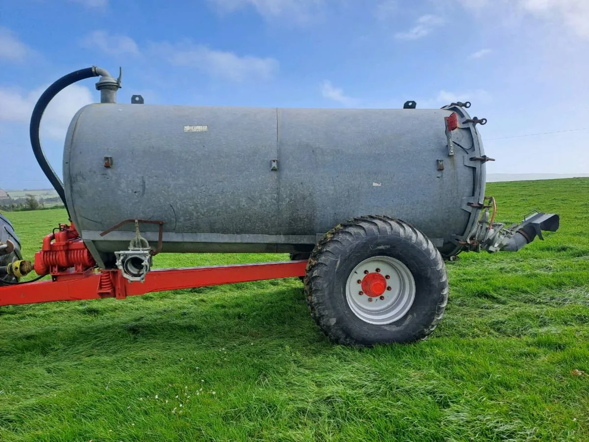 1600 Rossmore Fully Refurbished - Image 2