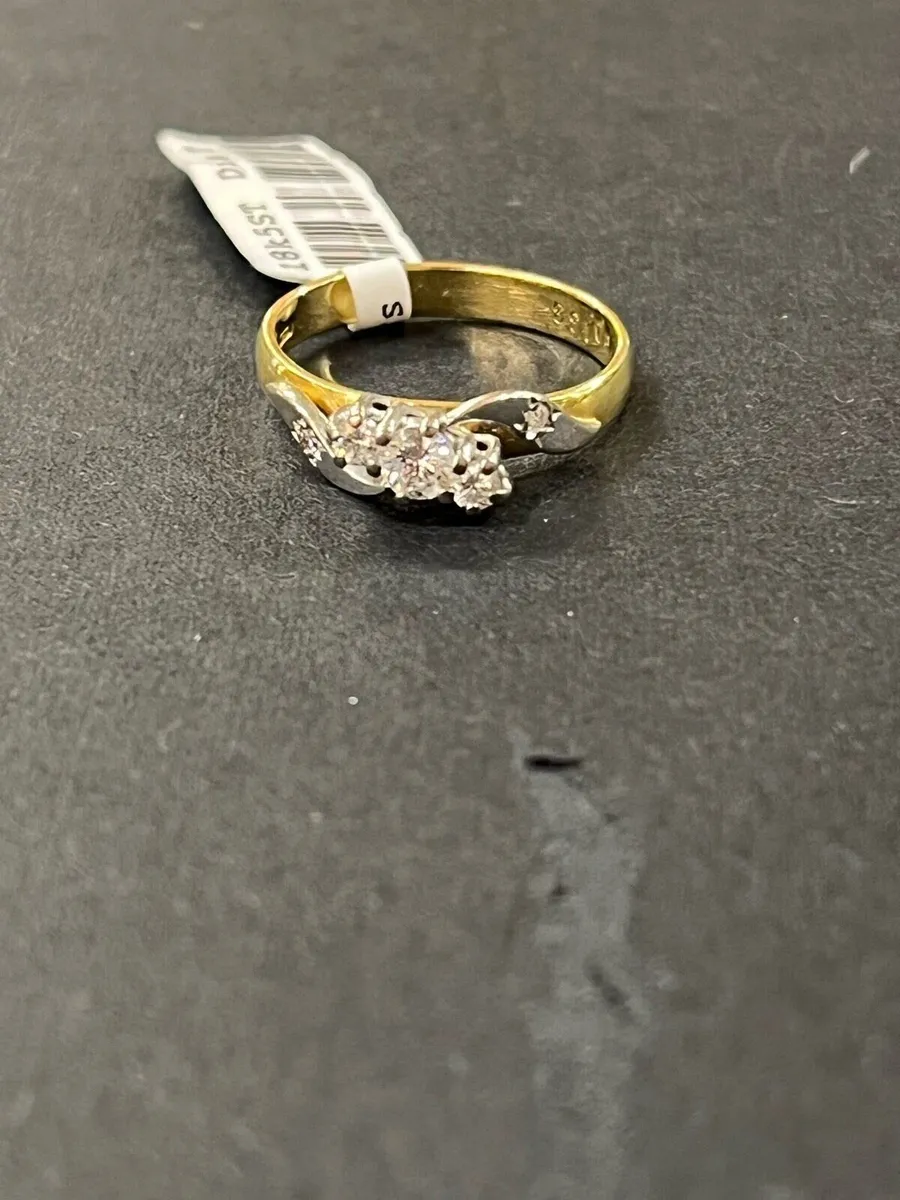 Vintage 18k gold diamond ring. - Image 3